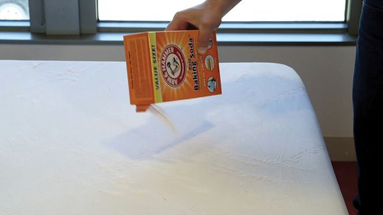 9 Baking Soda Hacks That You Need To Know. Wow! These baking soda cleaning tips are so helpful! I also really like the different things you can use it for in your health and beauty routine. 