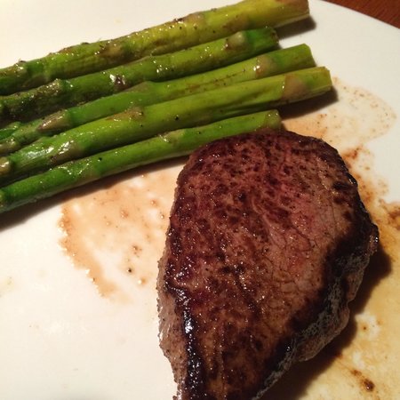 Outback Steakhouse Healthy restaurant meals under 500 calories